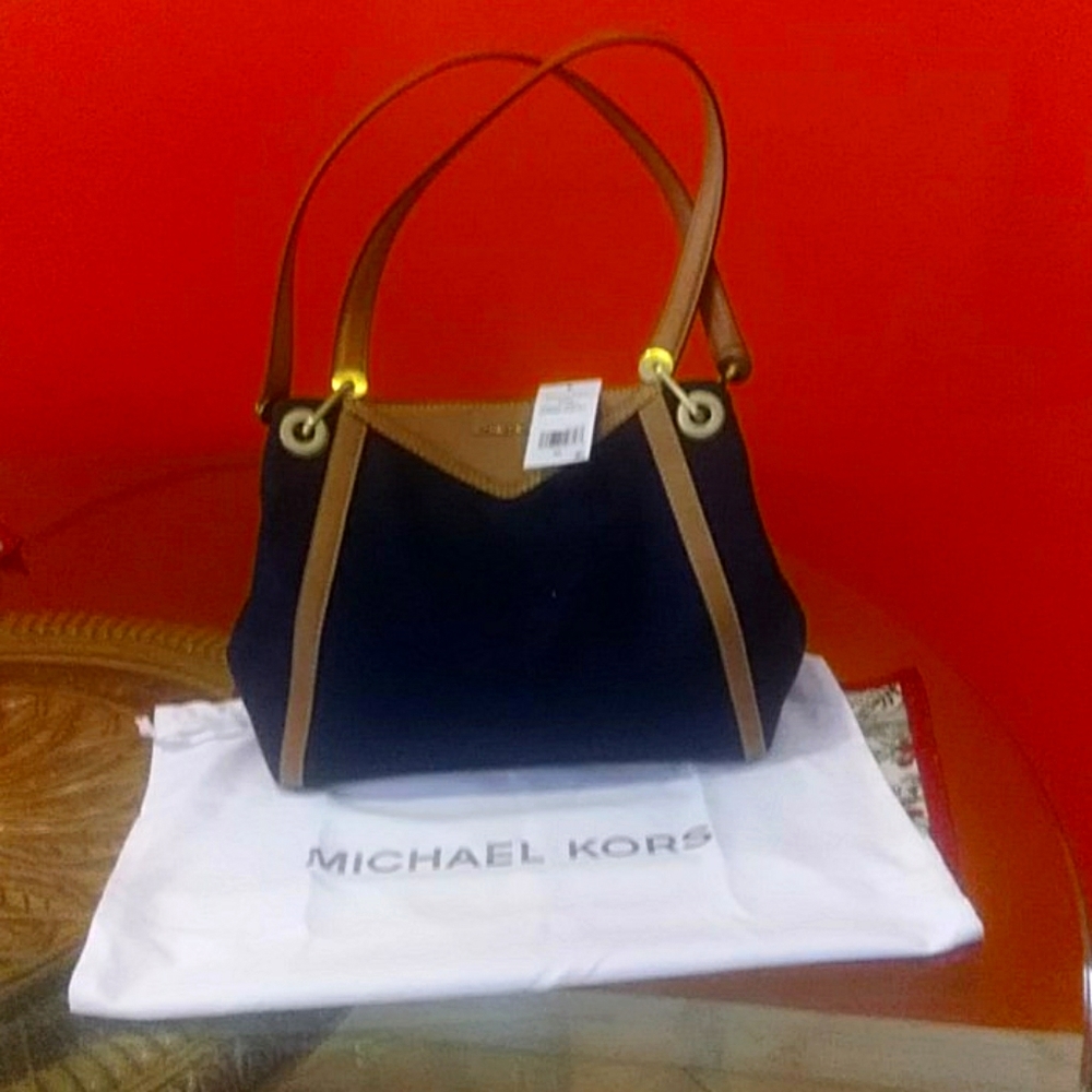 Nwt.Michael Kors purs.